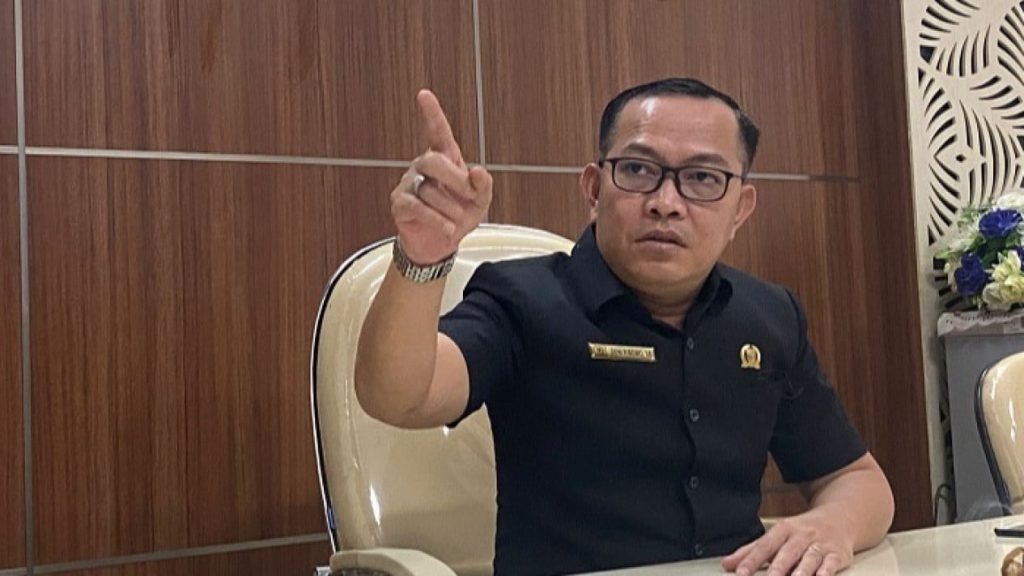 6447875f975bc-deni-ribowo-anggota-dprd-provinsi-lampung_1265_711