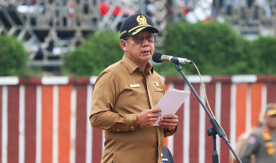 Ketua-DPRD-Lampung-Pimpin-Upacara-Bulanan