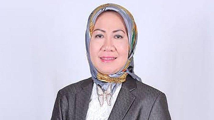 Sekretaris-DPRD-Lampung-Tina-Malinda